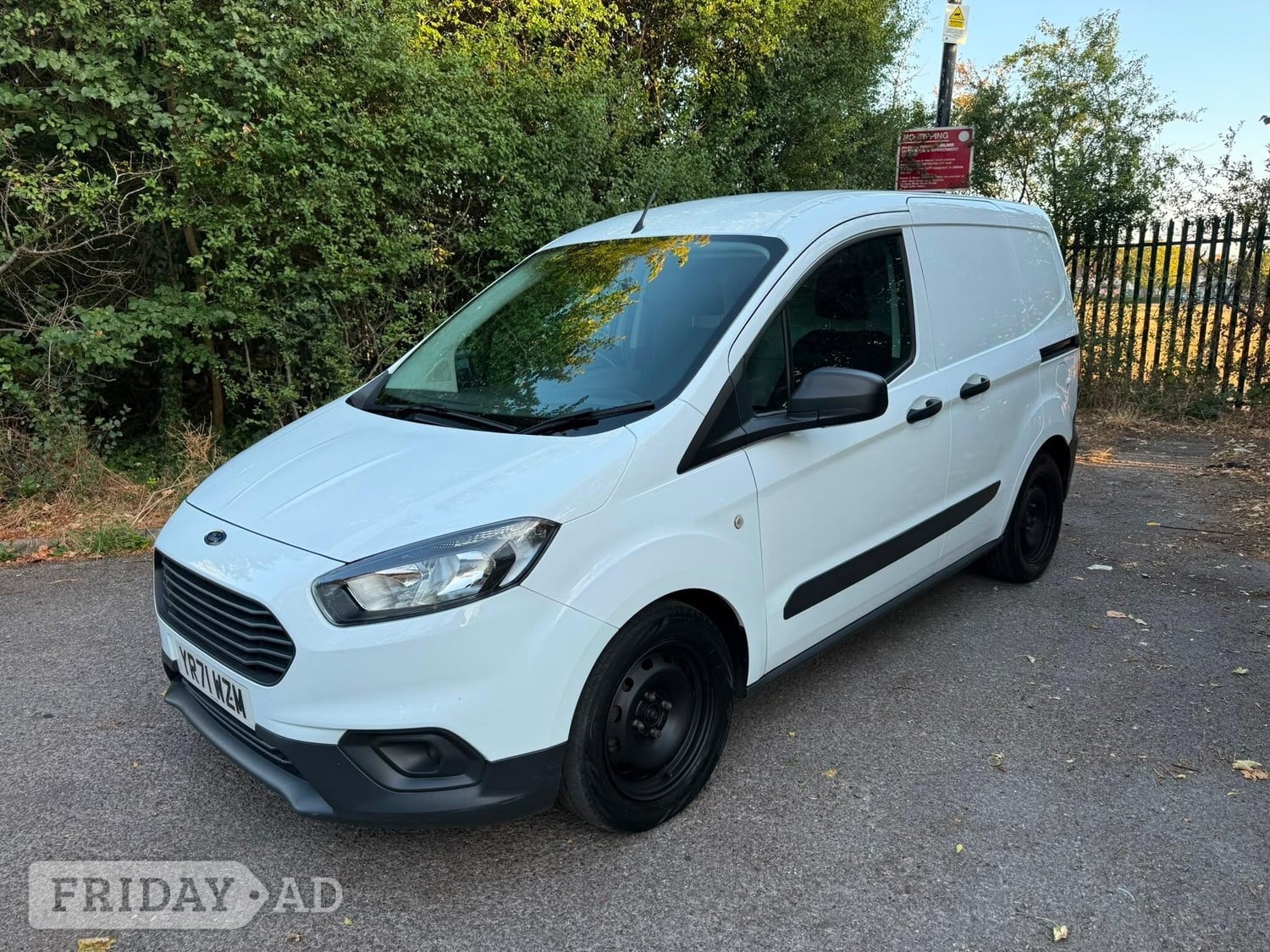 [ berth ]Ford Transit Courier