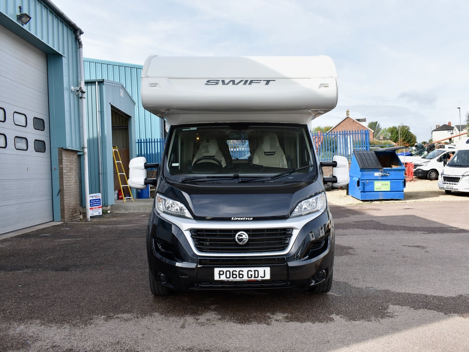 [ berth ]Swift Lifestyle