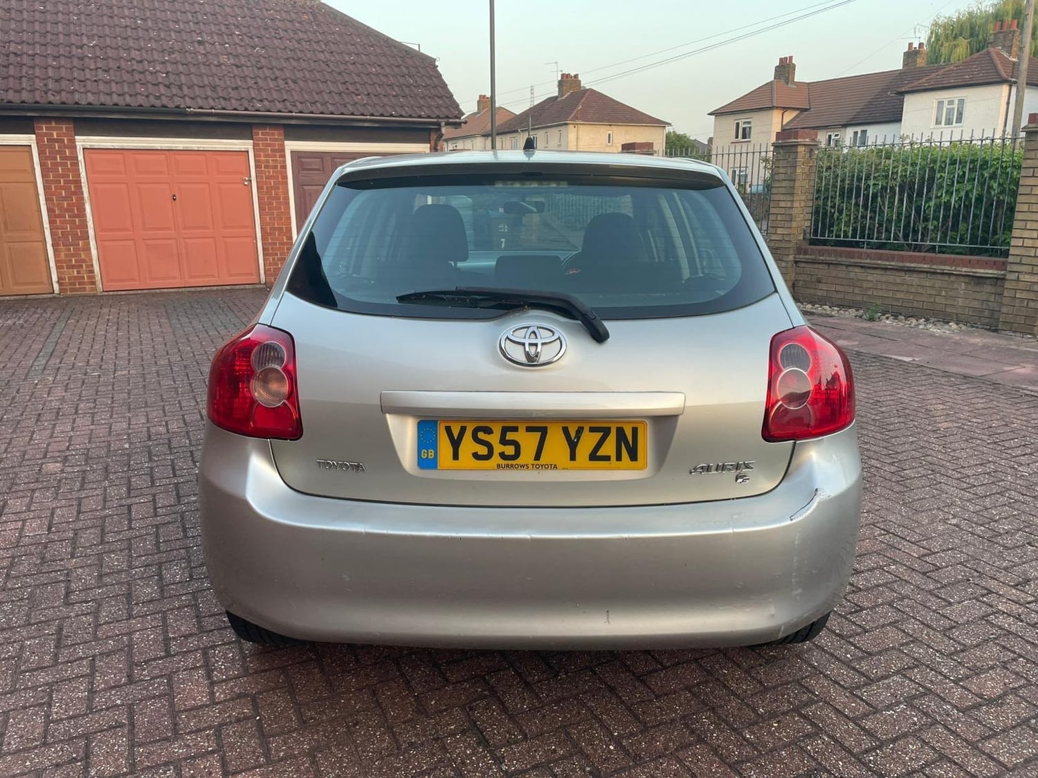 Toyota Auris 2008 - Cars in Sutton
