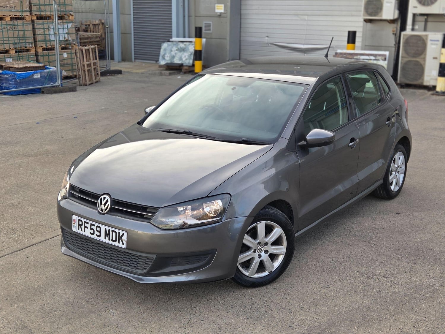 Volkswagen Polo 2010 - Cars