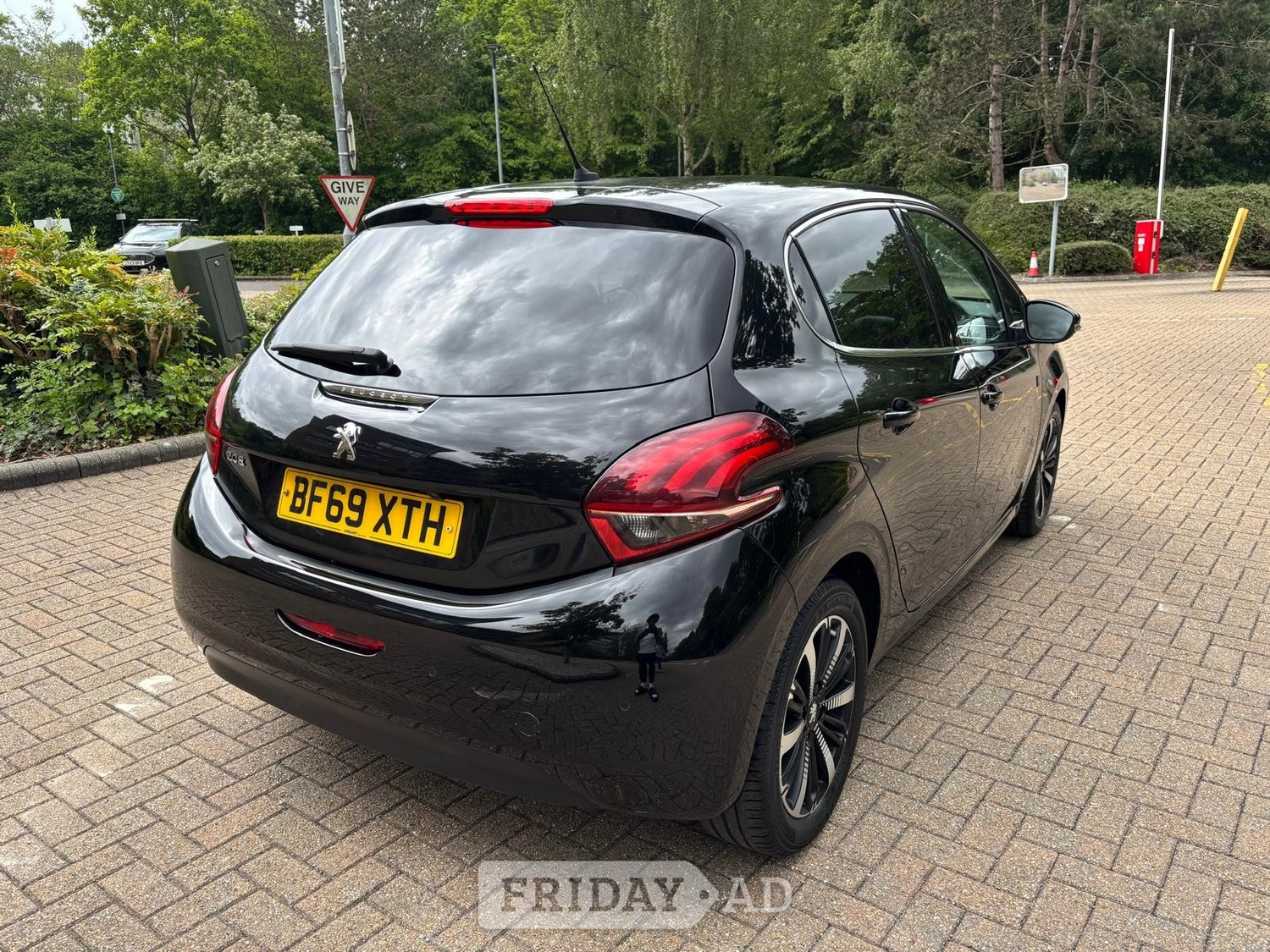 Peugeot 208 2019 - Cars