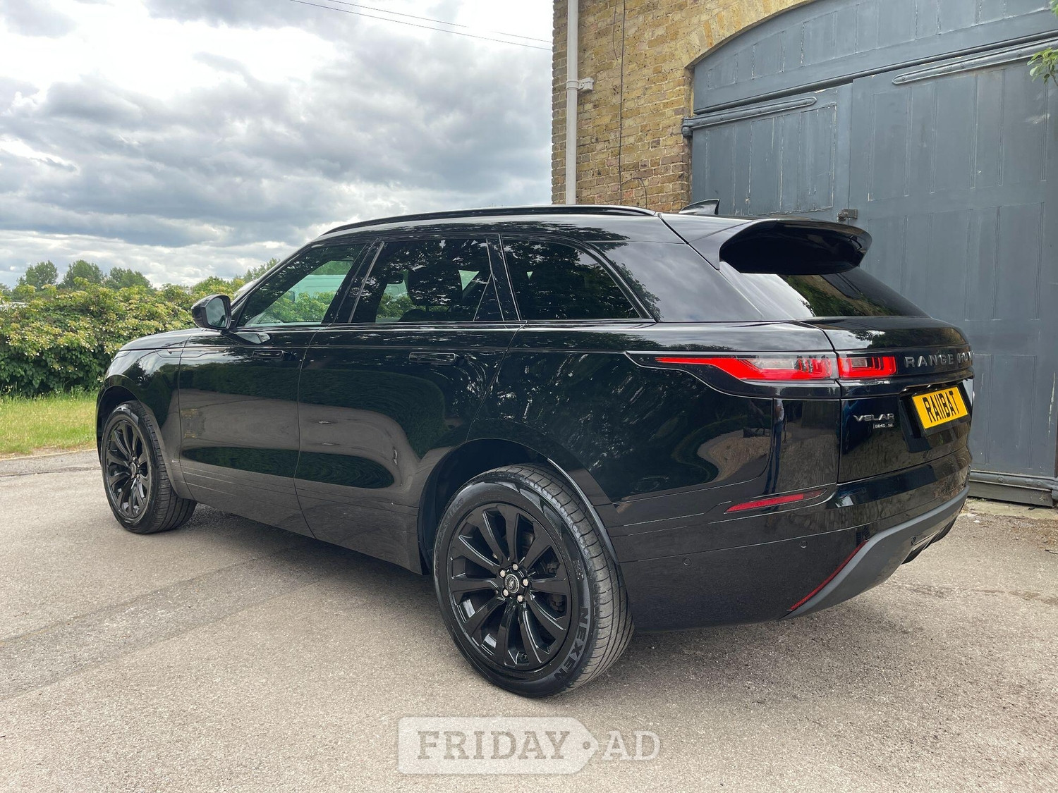 Land Rover Range Rover Velar 2019 - Cars in Uxbridge