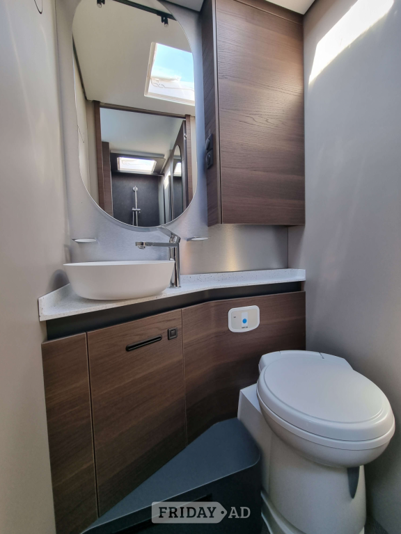 Adria Supersonic 780 DL Highbridge