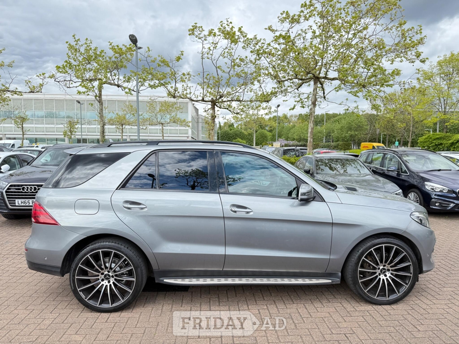 [ berth ]Mercedes-Benz GLE