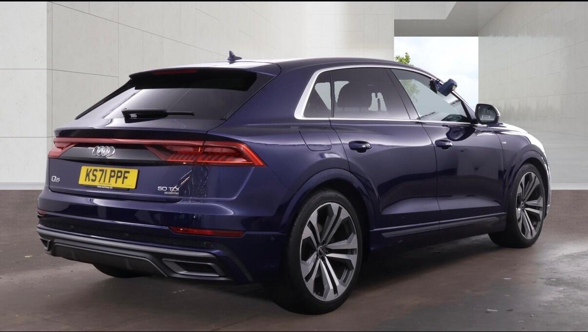 Audi Q8 2022 - Cars in Hillingdon