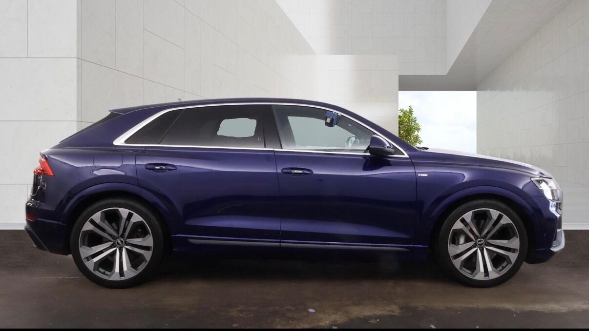 Audi Q8 2022 - Cars