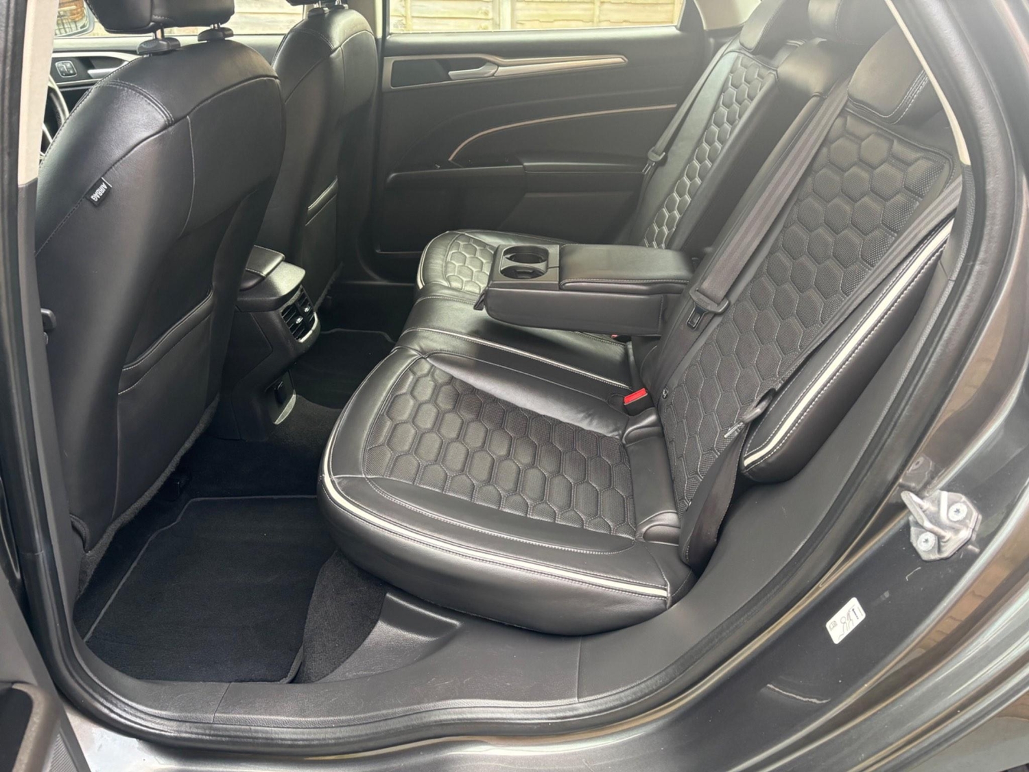 Ford Mondeo 2015 - Cars in Hillingdon