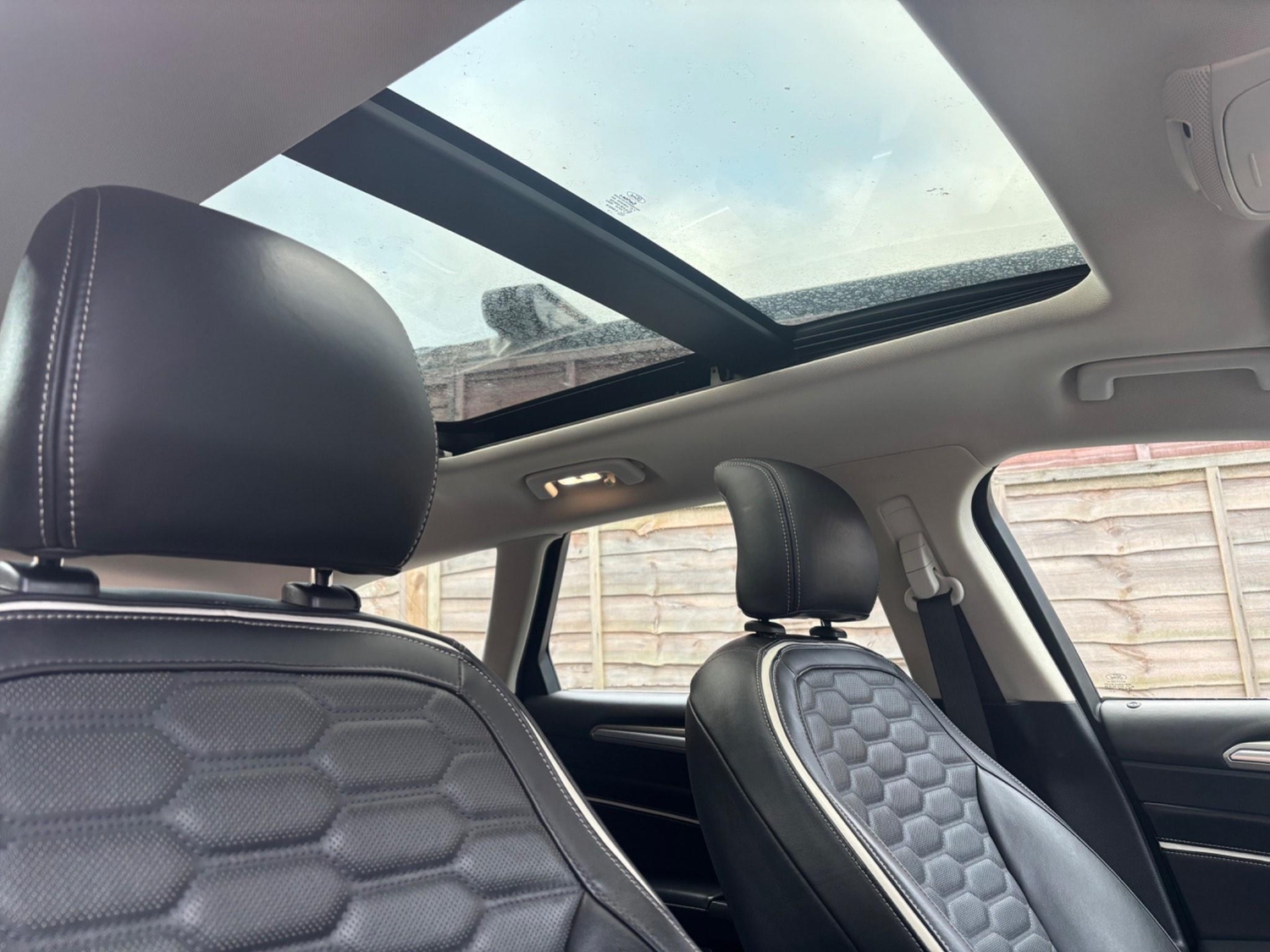 Ford Mondeo 2015 - Cars