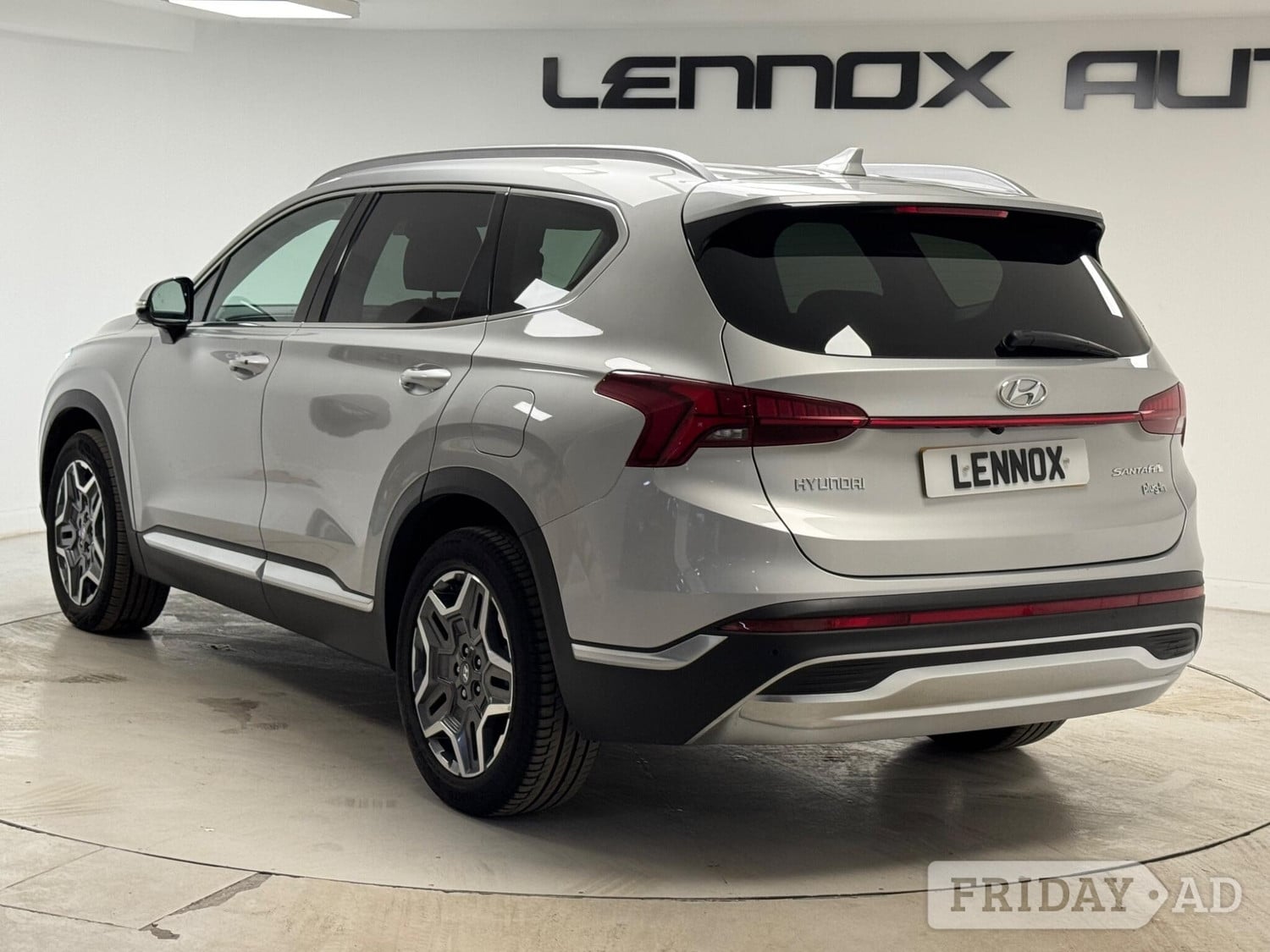 Hyundai Santa Fe 2023 - Cars in Brent