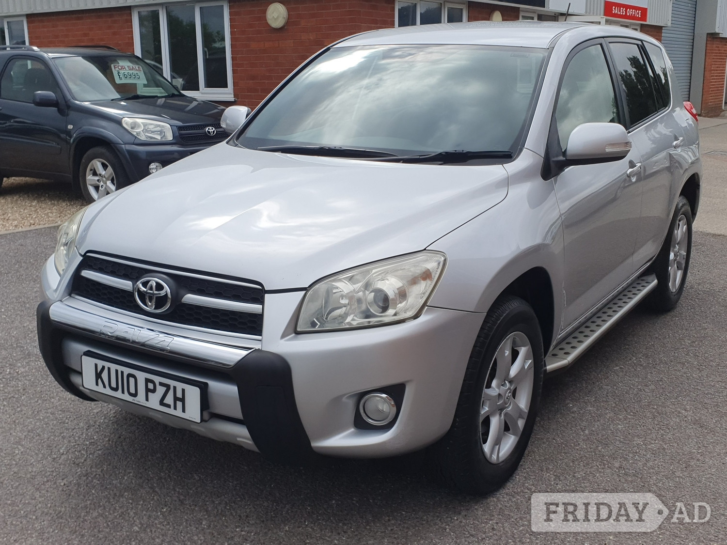Toyota RAV4 2010 - Cars in Honiton