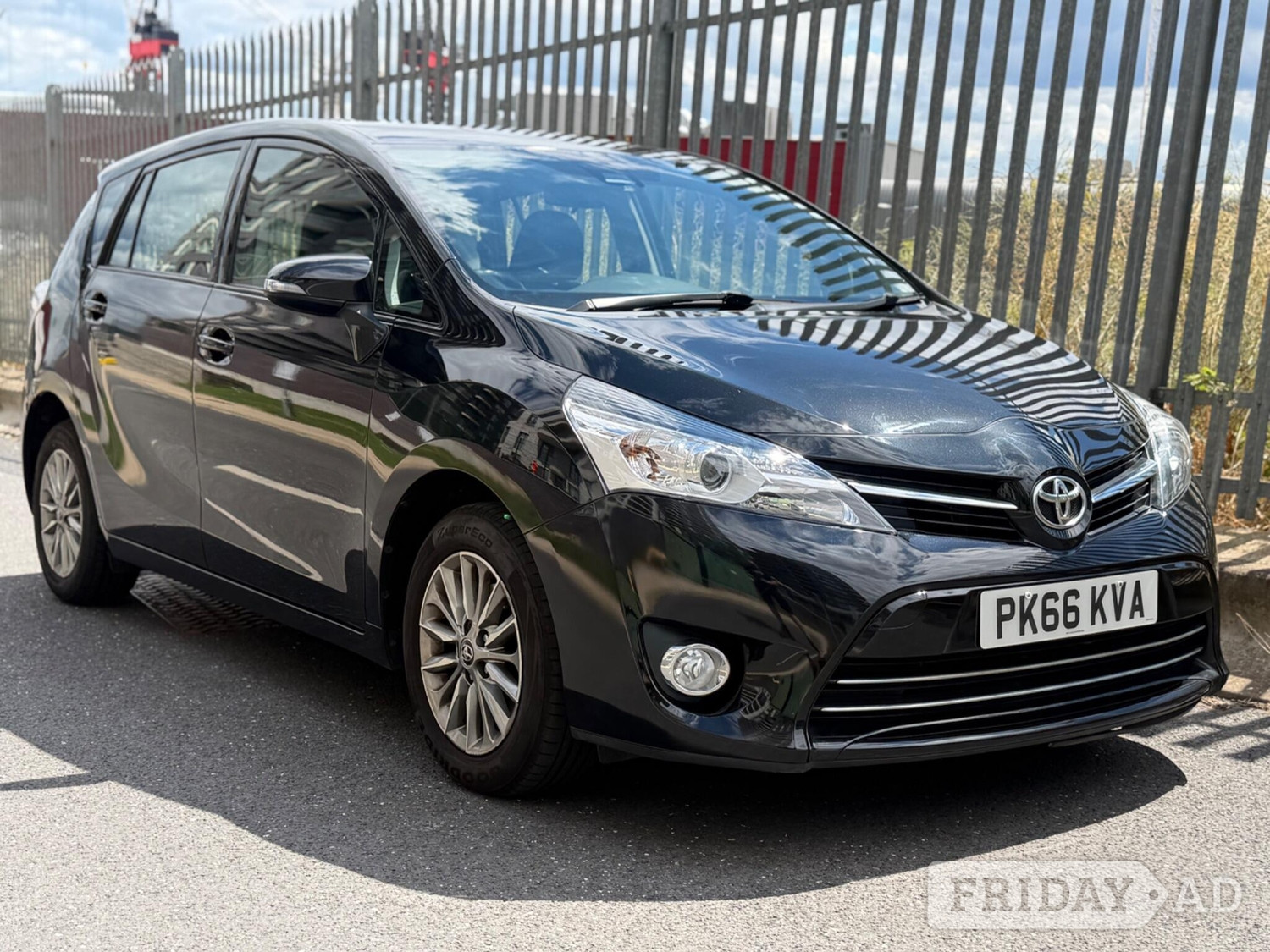 Toyota Verso 2016 in Willesden
