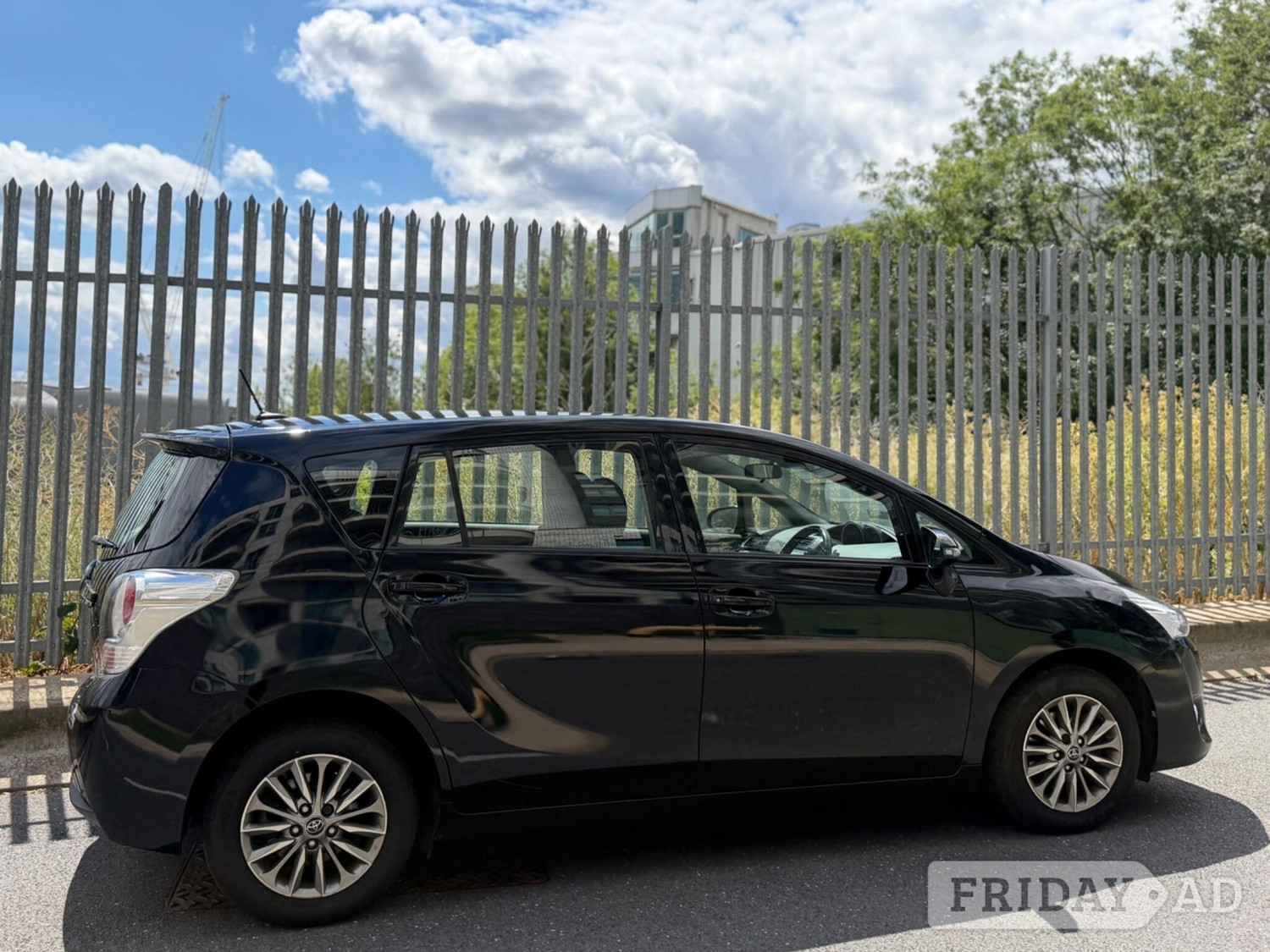 Toyota Verso 2016 - Cars in Willesden