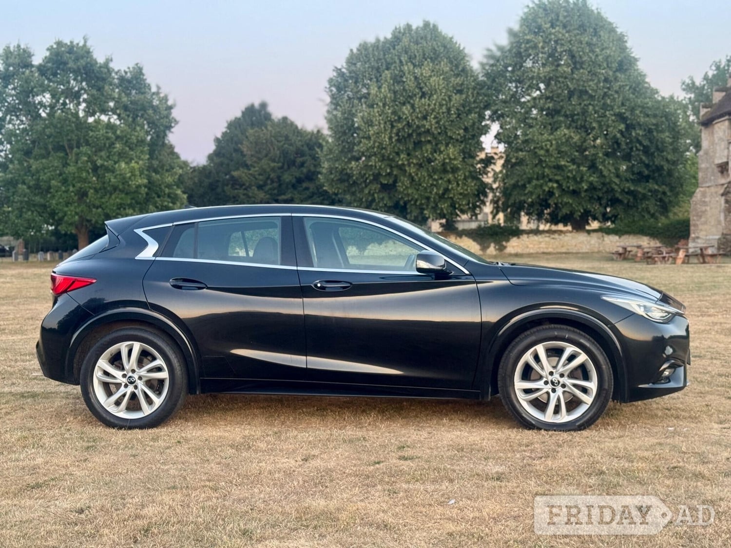 [ berth ]Infiniti Q30