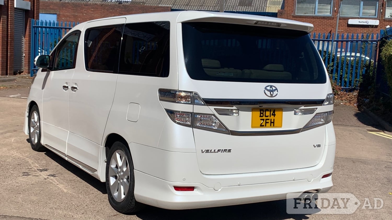 Toyota Vellfire 2014 - Cars