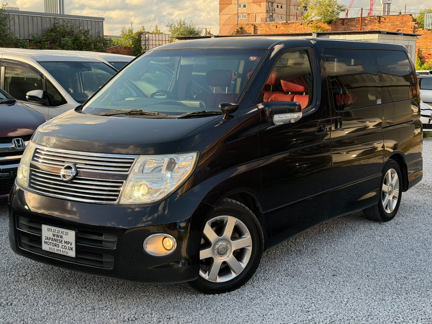 Nissan Elgrand 2008 - Cars