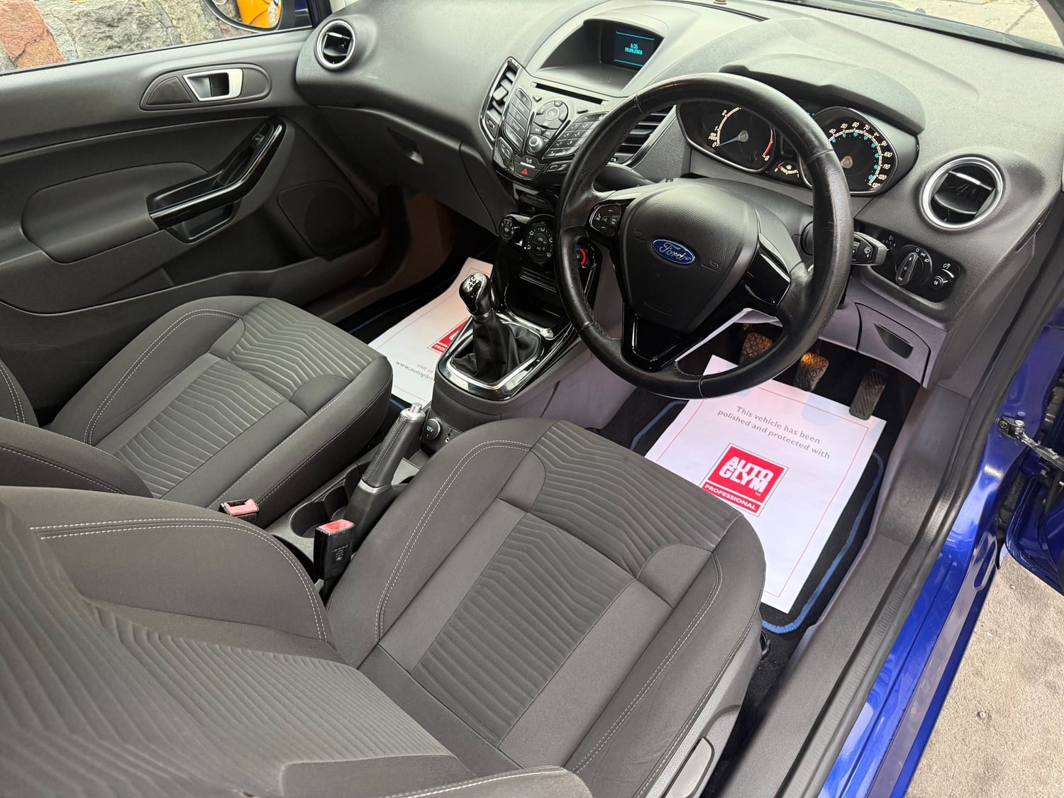Ford Fiesta 2015 - Cars