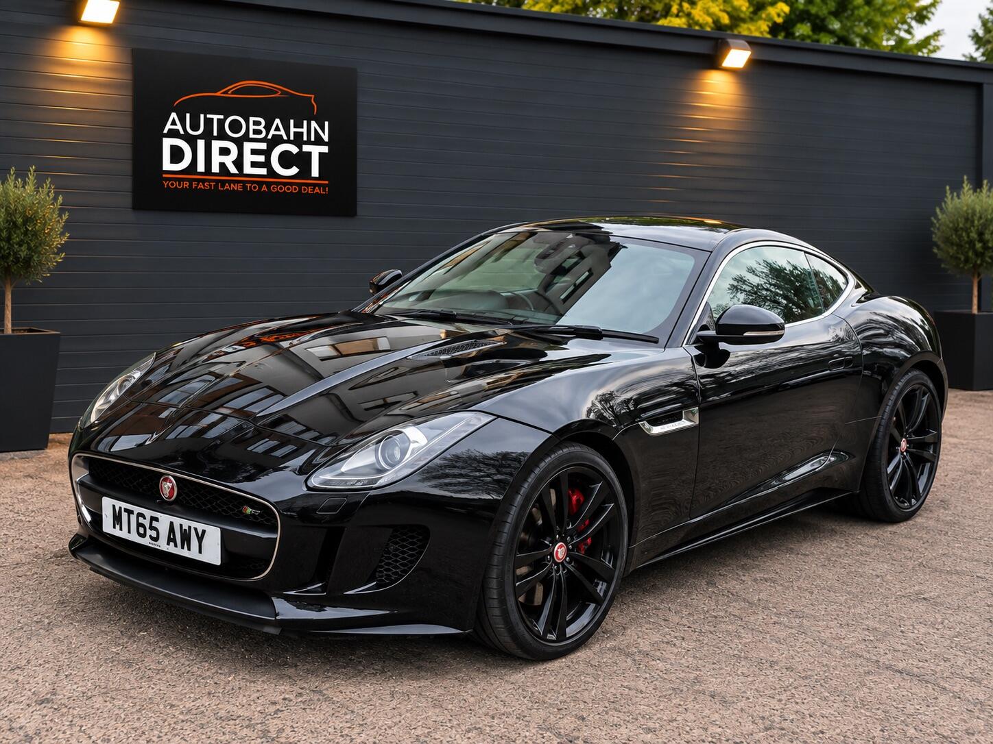 Jaguar F-Type 2015 in Wembley