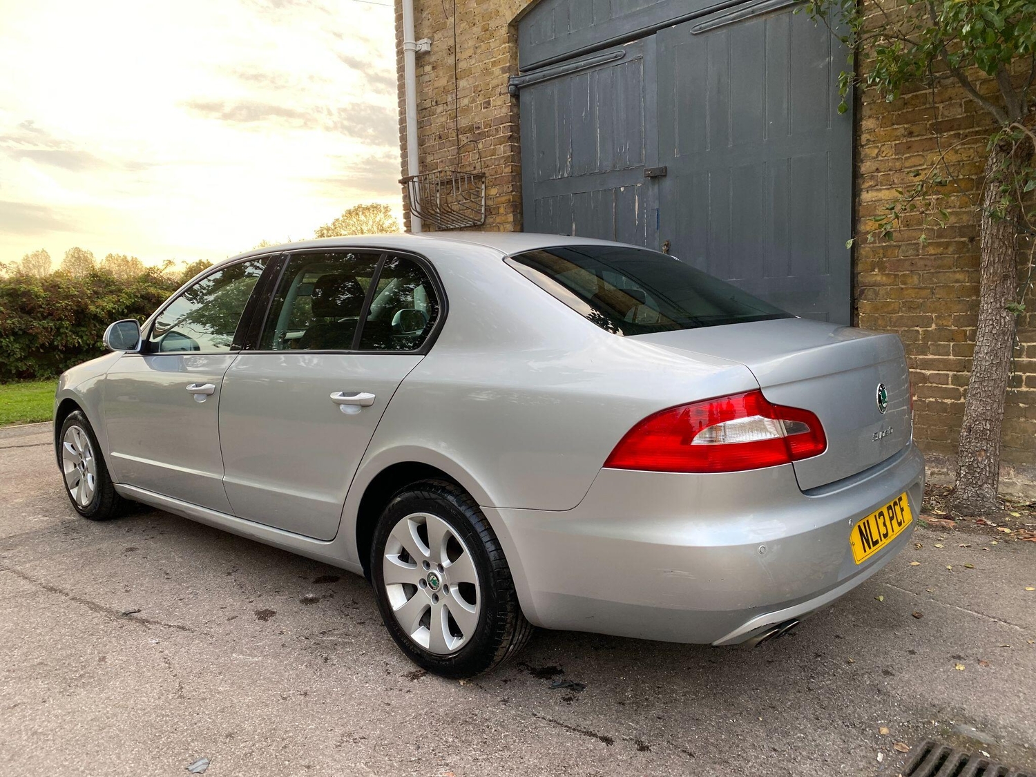 Skoda Superb 2013 - Cars in Uxbridge