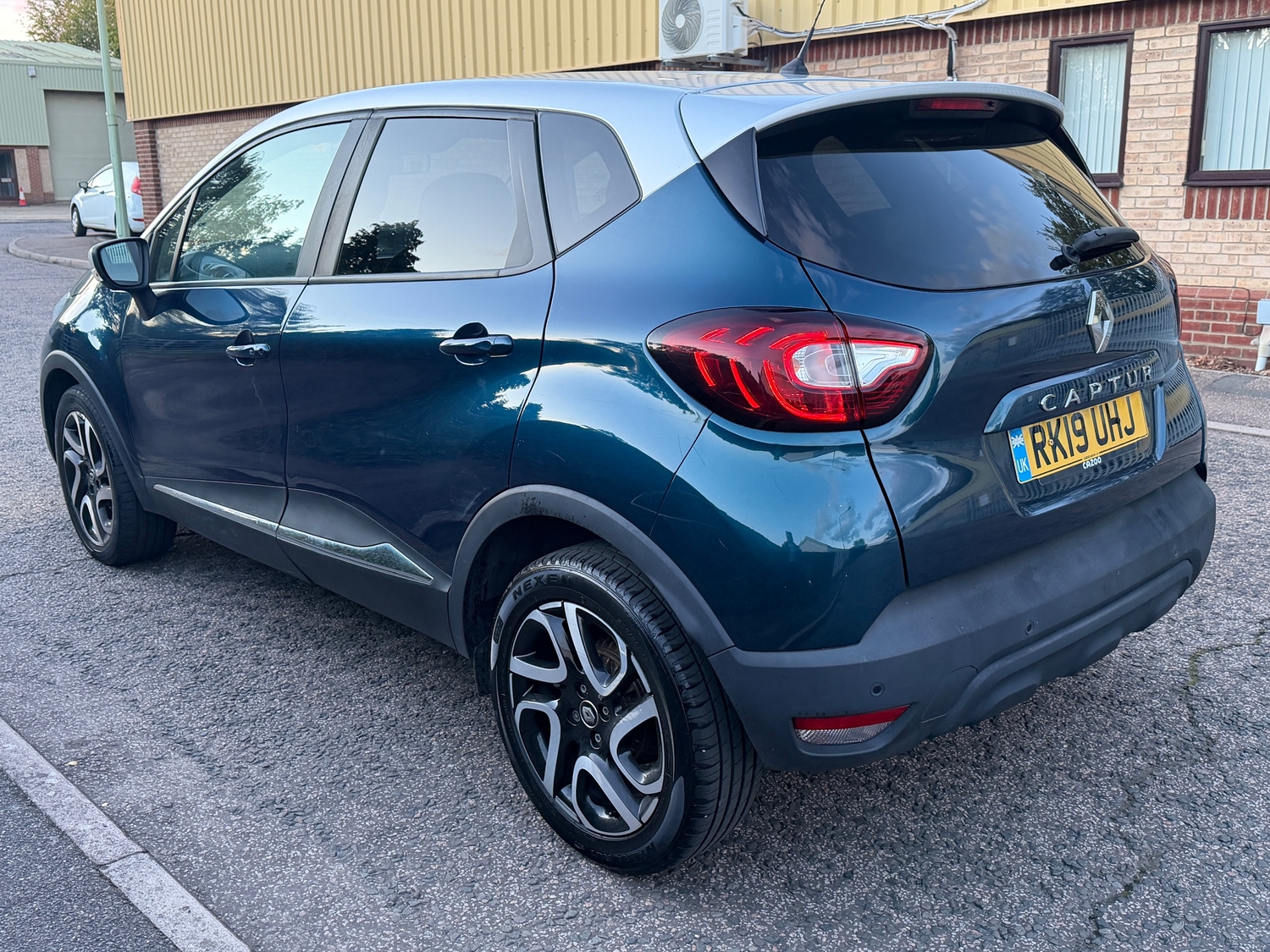 Renault Captur 2019 - Cars