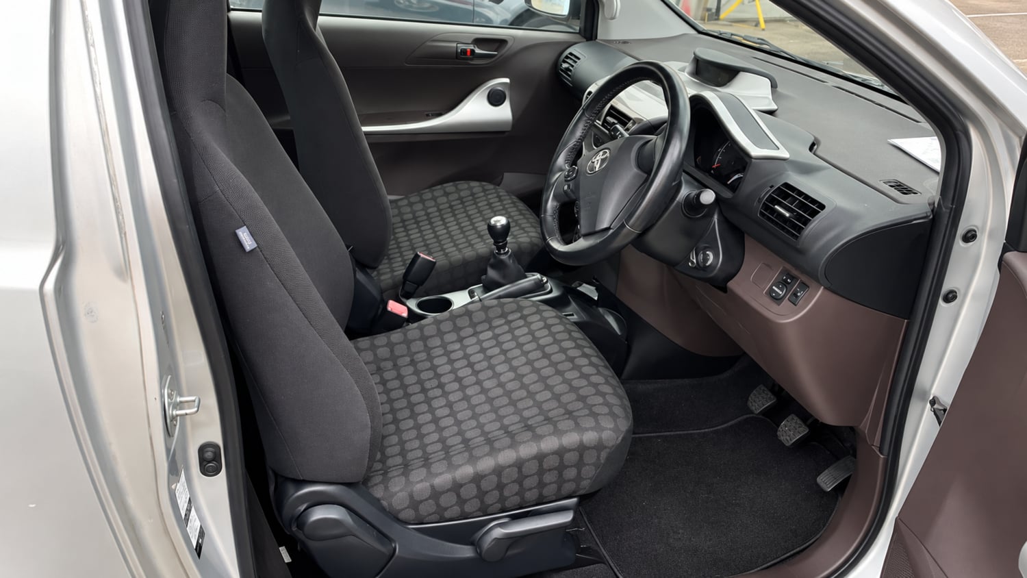 Toyota IQ 2009 - Cars