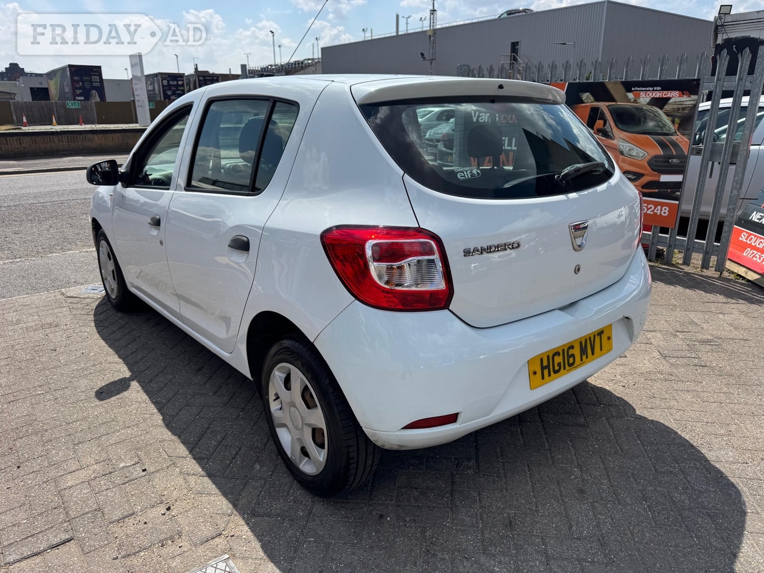 [ berth ]Dacia Sandero