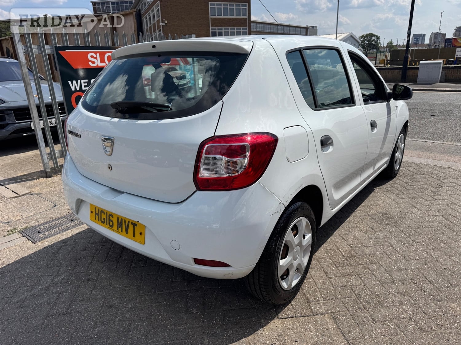 Dacia Sandero 2016 - Cars in Slough