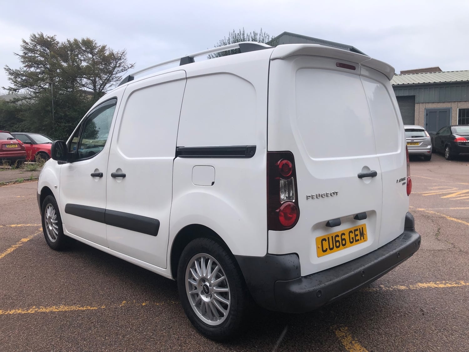 [ berth ]Peugeot Partner