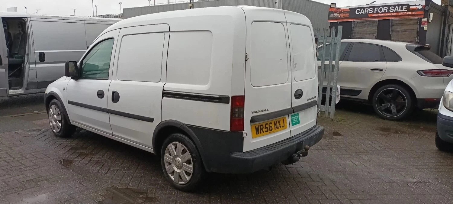 [ berth ]Vauxhall Combo
