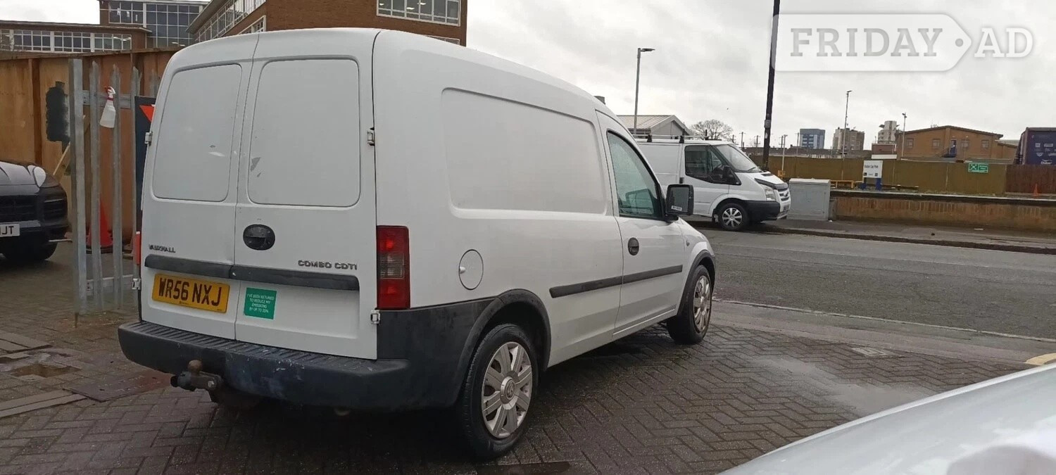 Vauxhall Combo 2006 - Vans & Commercial Vehicles in Slough
