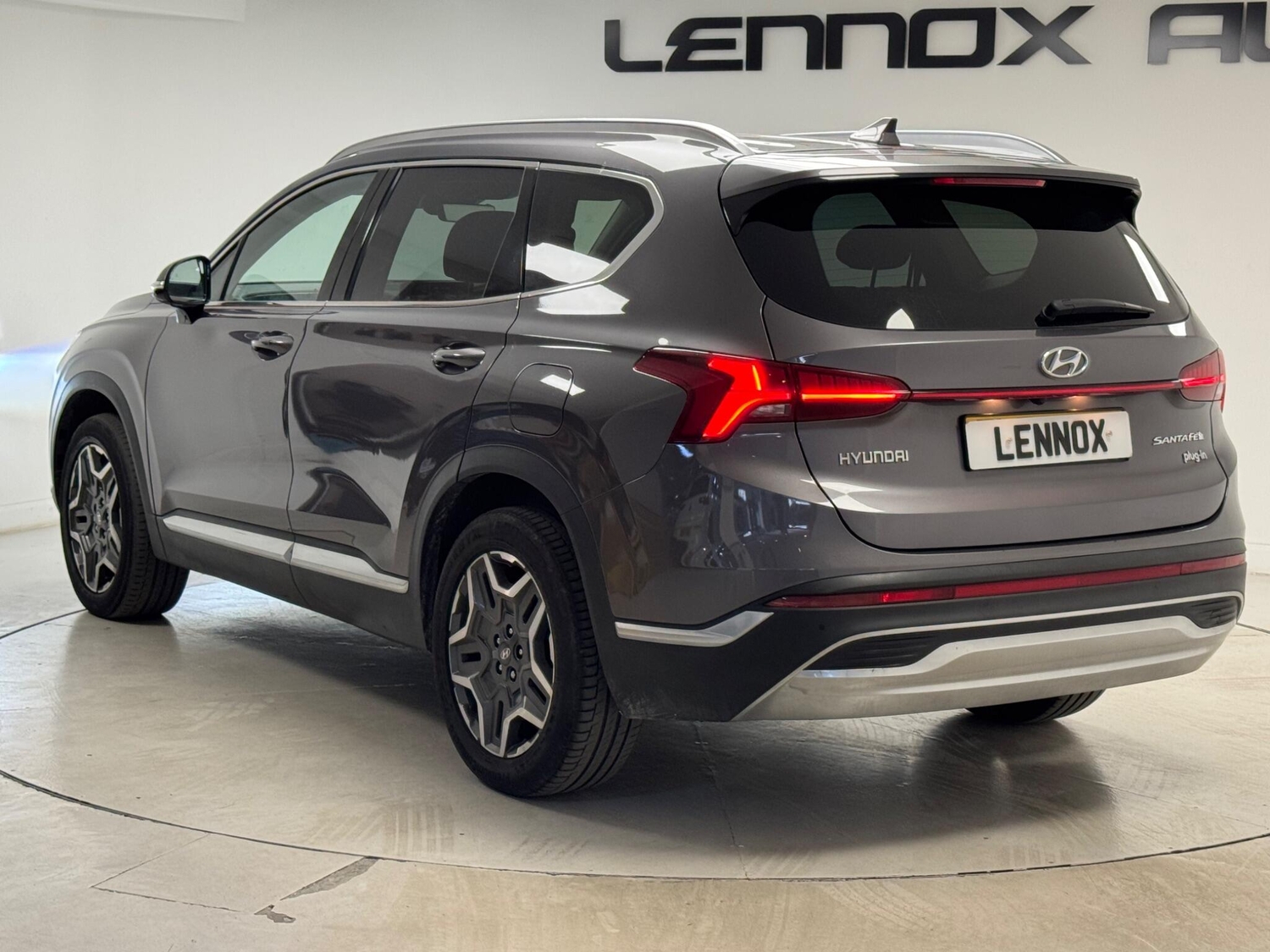 Hyundai Santa Fe 2023 - Cars in Brent
