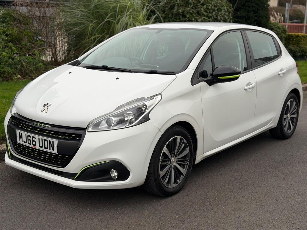 Peugeot 208 2016 - Cars in Oldham