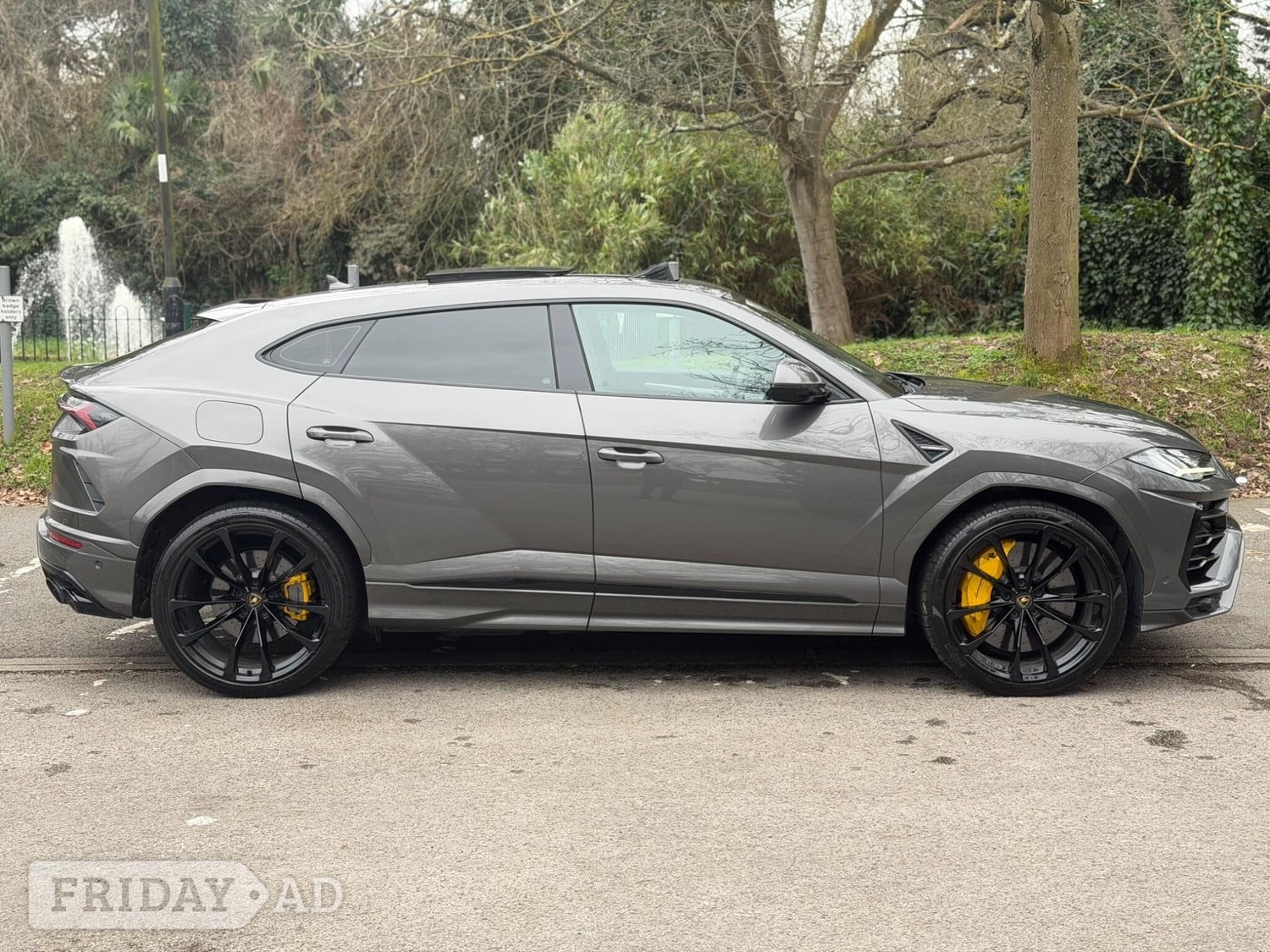 [ berth ]Lamborghini Urus