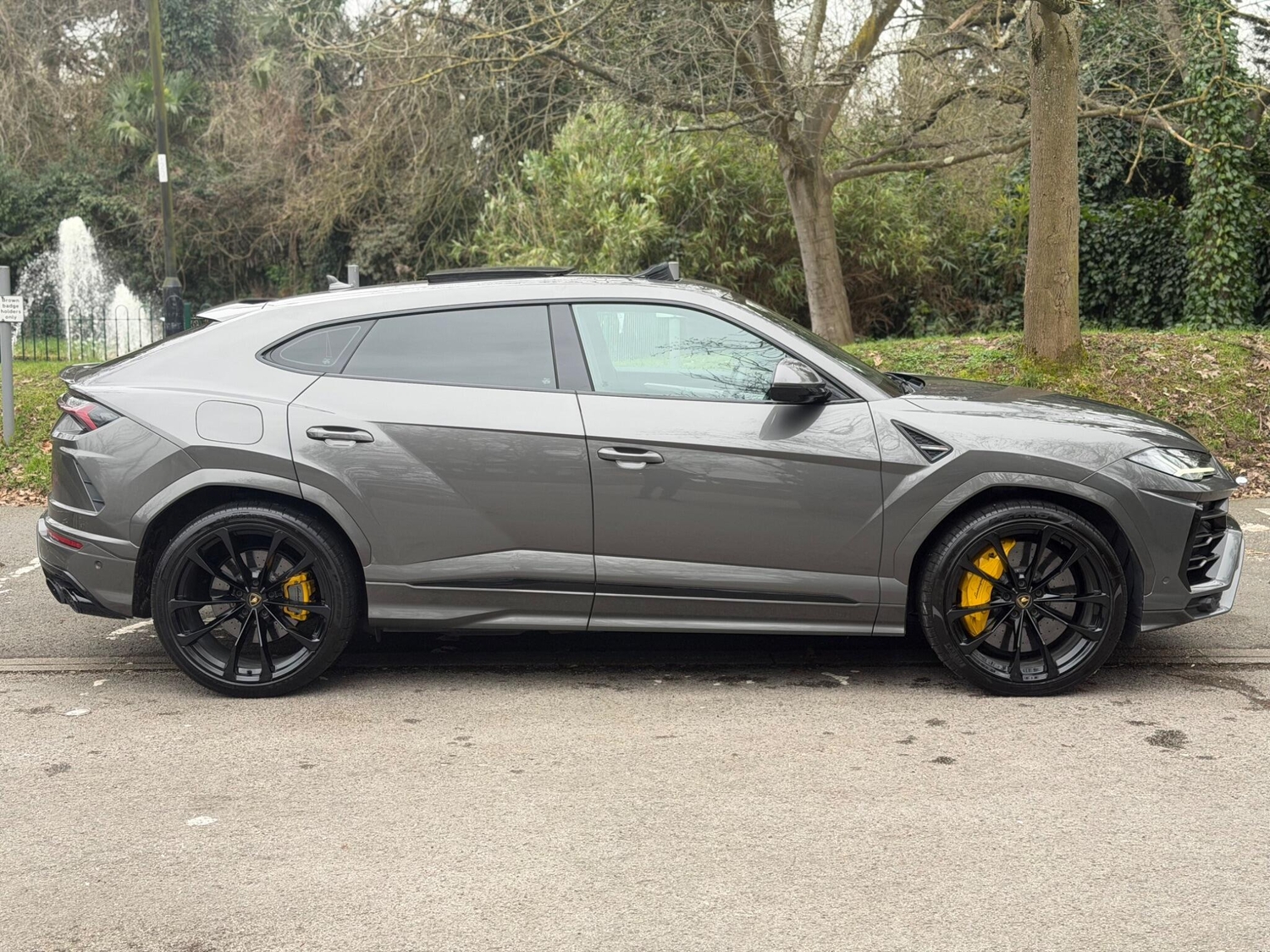 [ berth ]Lamborghini Urus