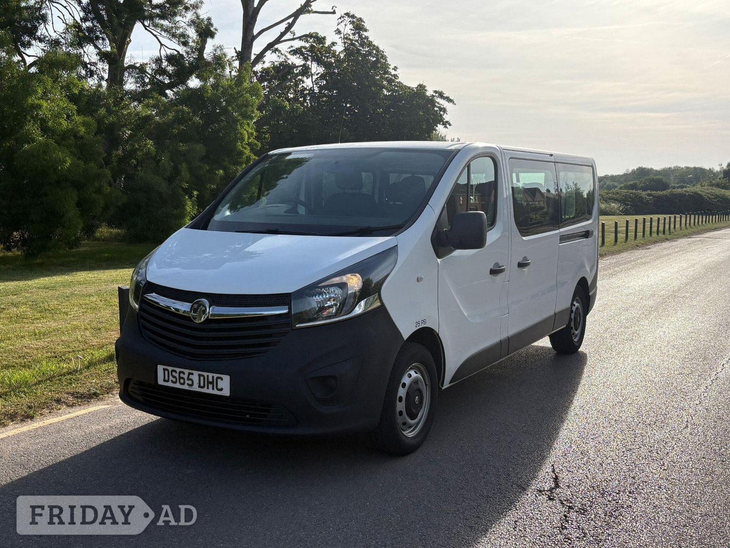 Vauxhall Vivaro 2015 - Vans & Commercial Vehicles