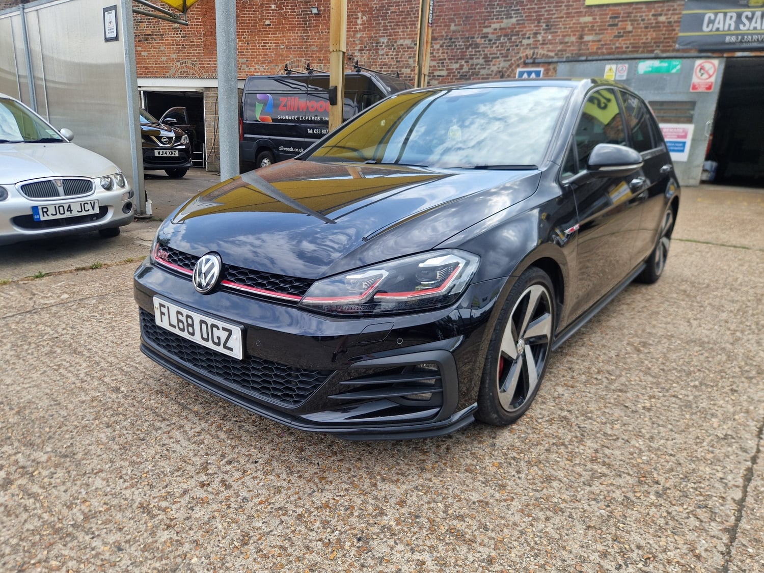 Volkswagen Golf 2018 - Cars in Southampton