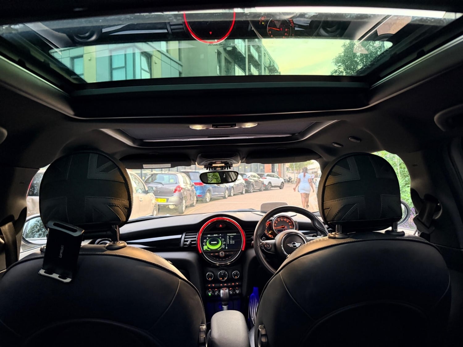 Mini Hatch 2017 - Cars in Wembley