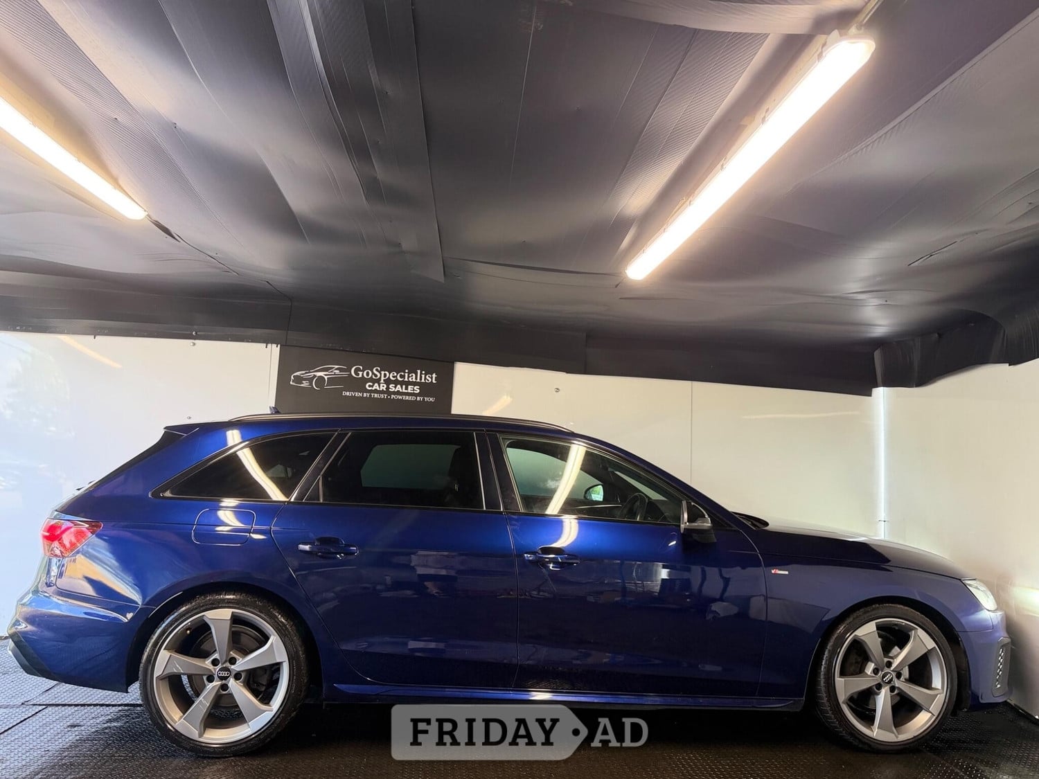 Audi A4 Avant 2020 - Cars