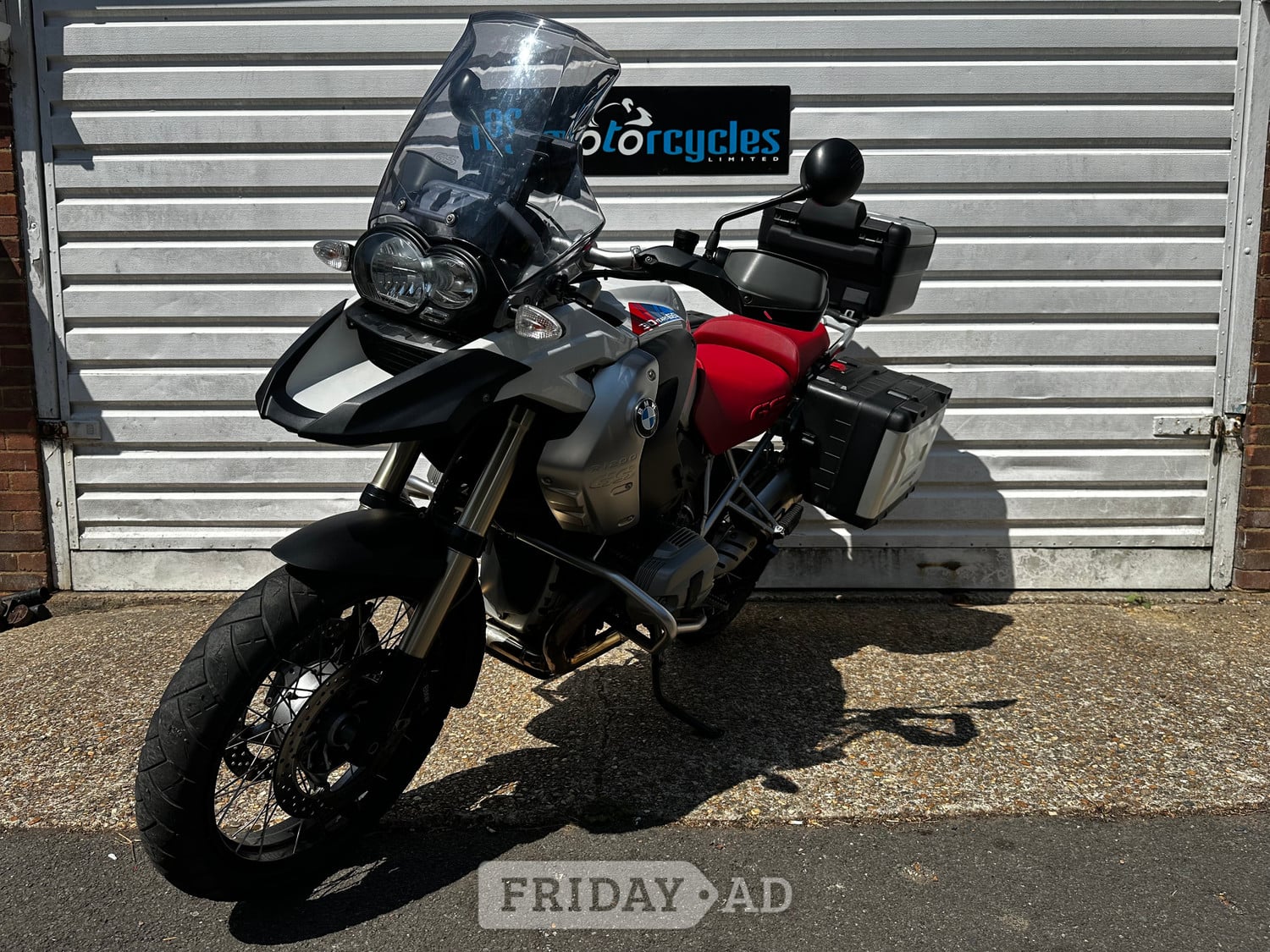[ berth ]BMW R Series