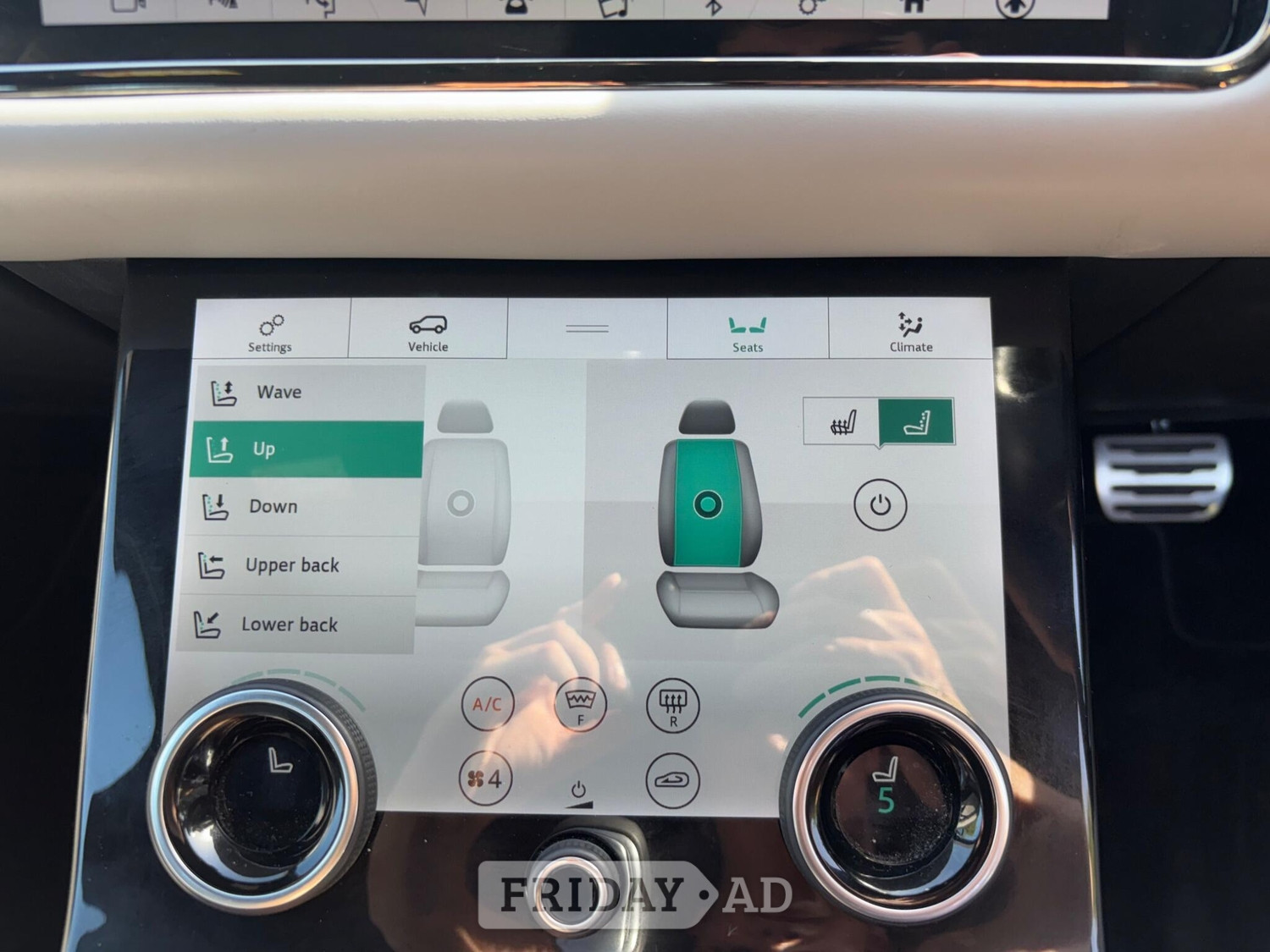 Land Rover Range Rover Evoque 2019 - Cars in Staines