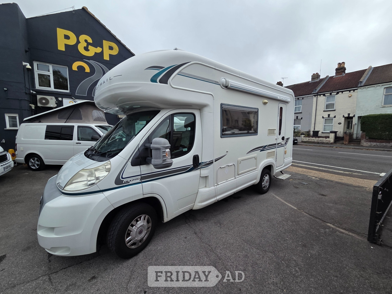 [ berth ]Auto-Trail Tracker