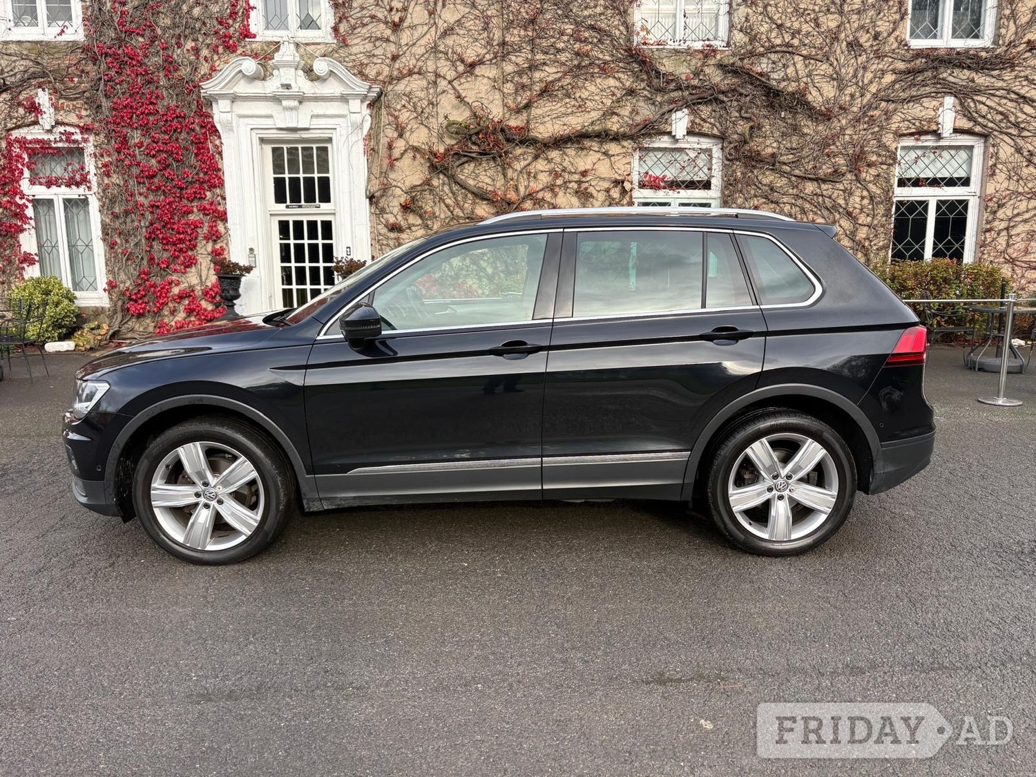 Volkswagen Tiguan 2020 - Cars