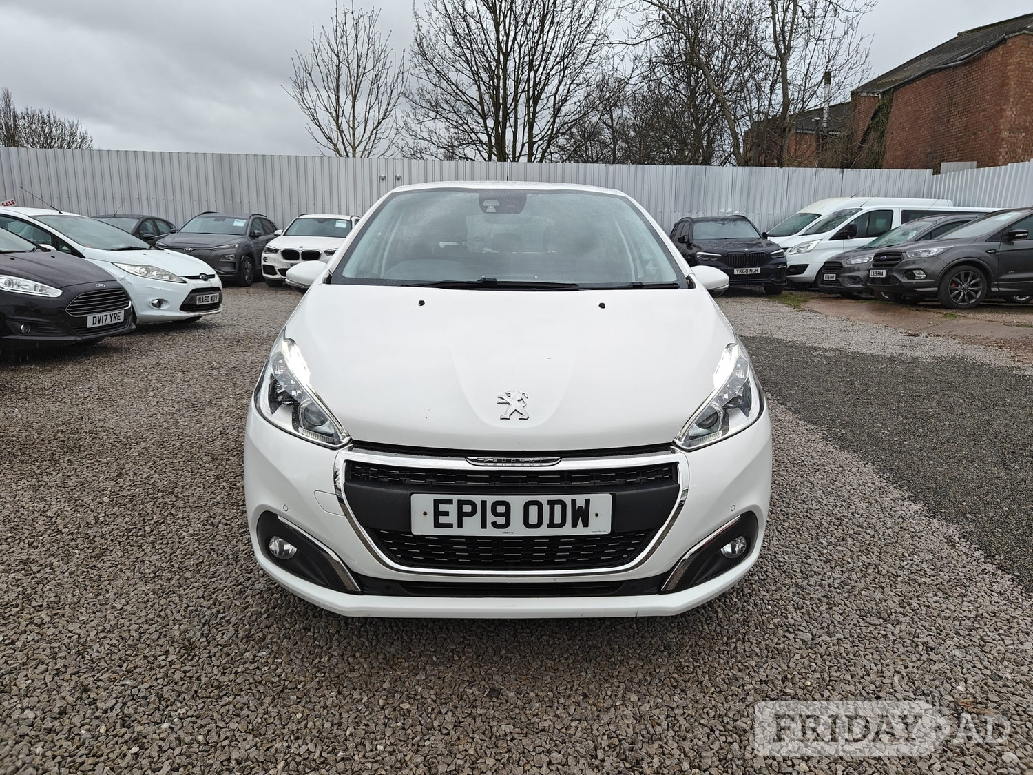 [ berth ]Peugeot 208