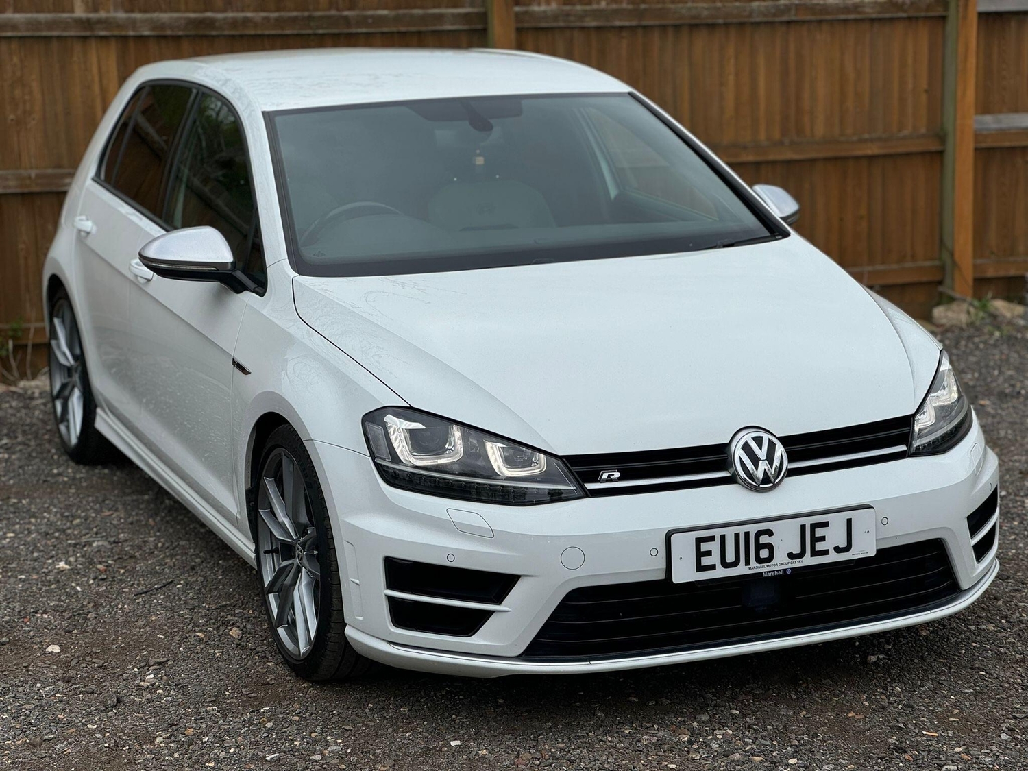 Volkswagen Golf 2016 - Cars