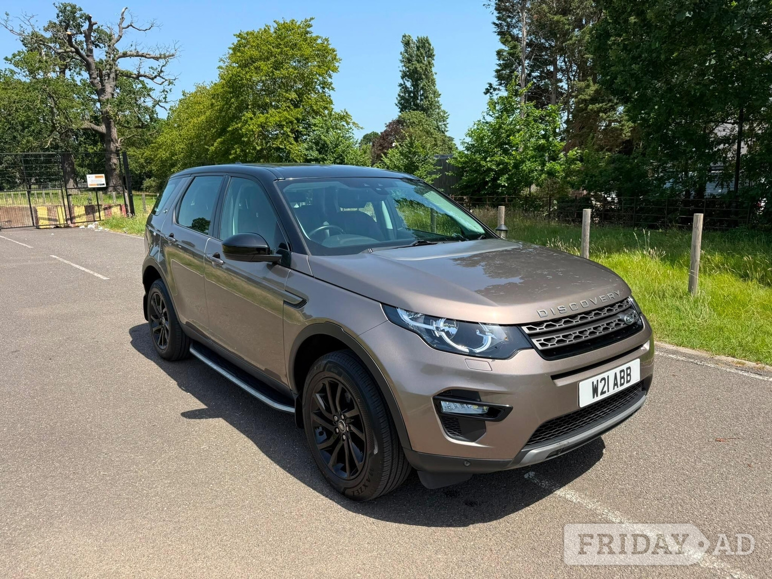 Land Rover Discovery Sport 2017 in Hayes