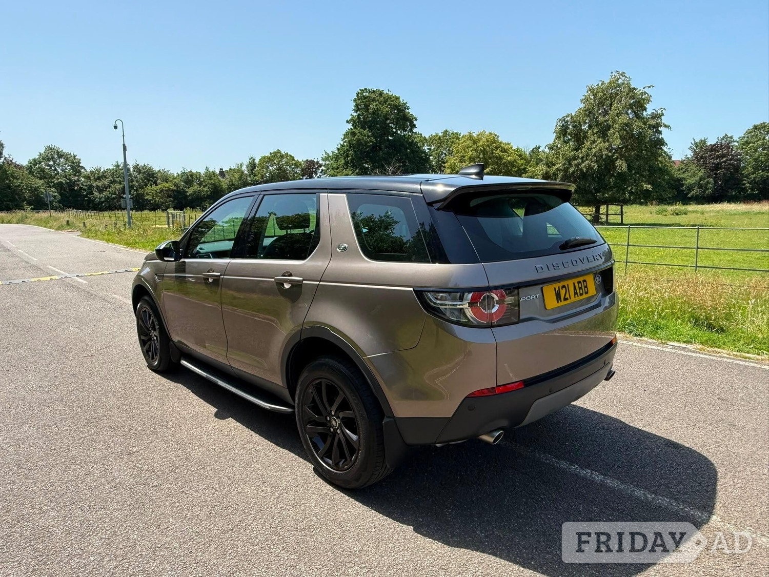 Land Rover Discovery Sport 2017 - Cars in Hayes