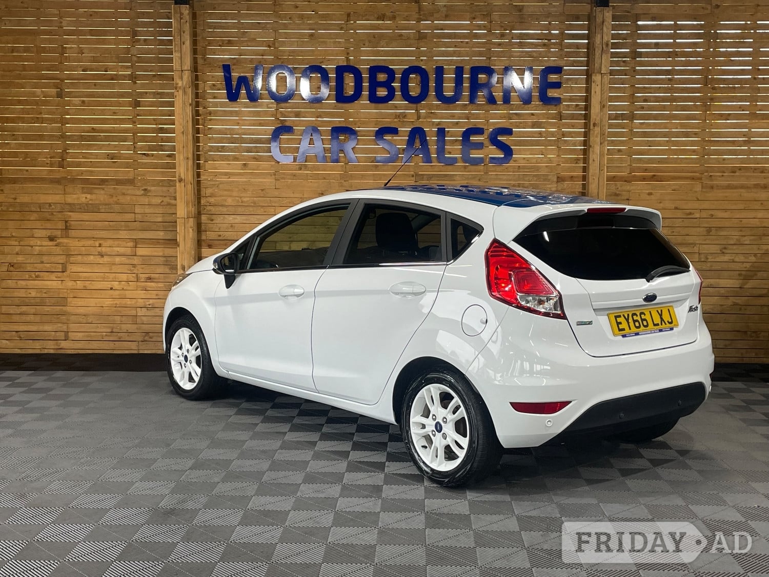 [ berth ]Ford Fiesta