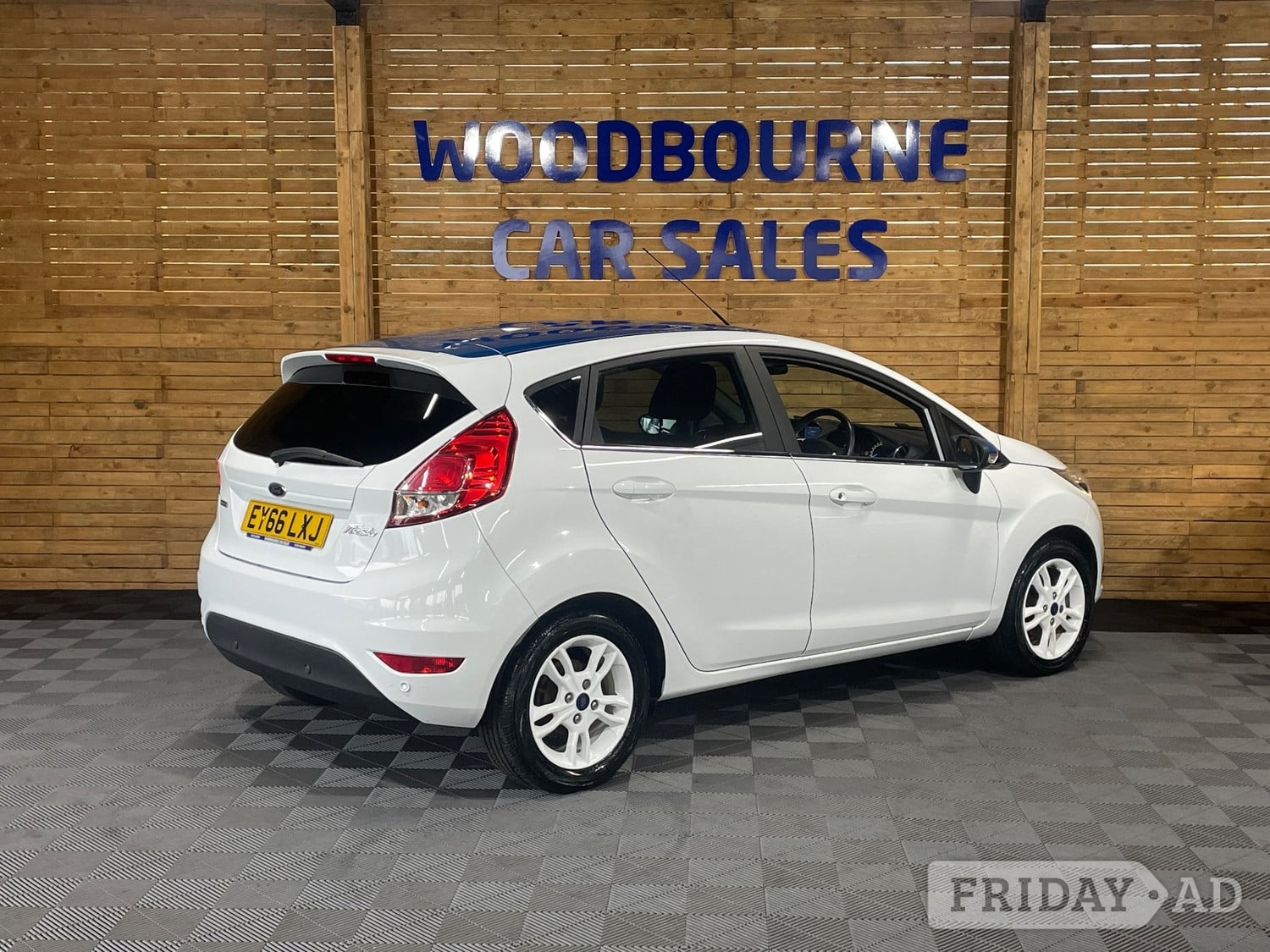 Ford Fiesta 2016 - Cars in Brighton