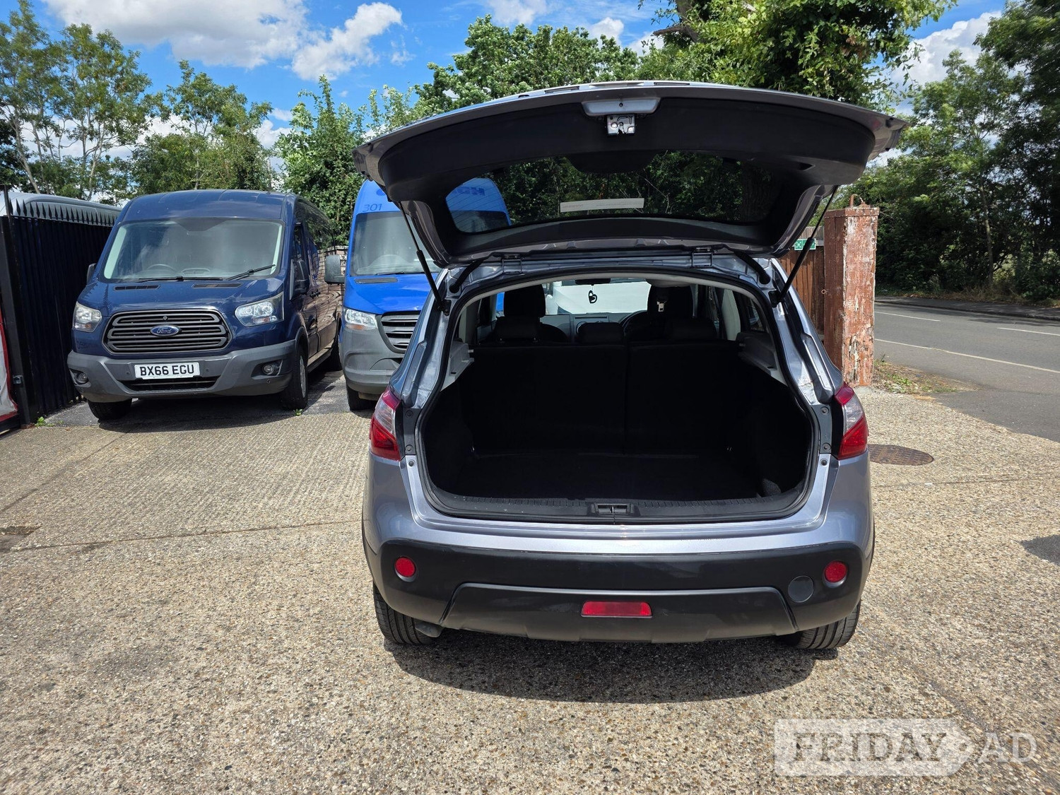 Nissan Qashqai 2012 - Cars