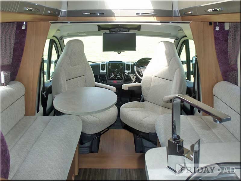 [ berth ]Auto-Trail Frontier Dakota