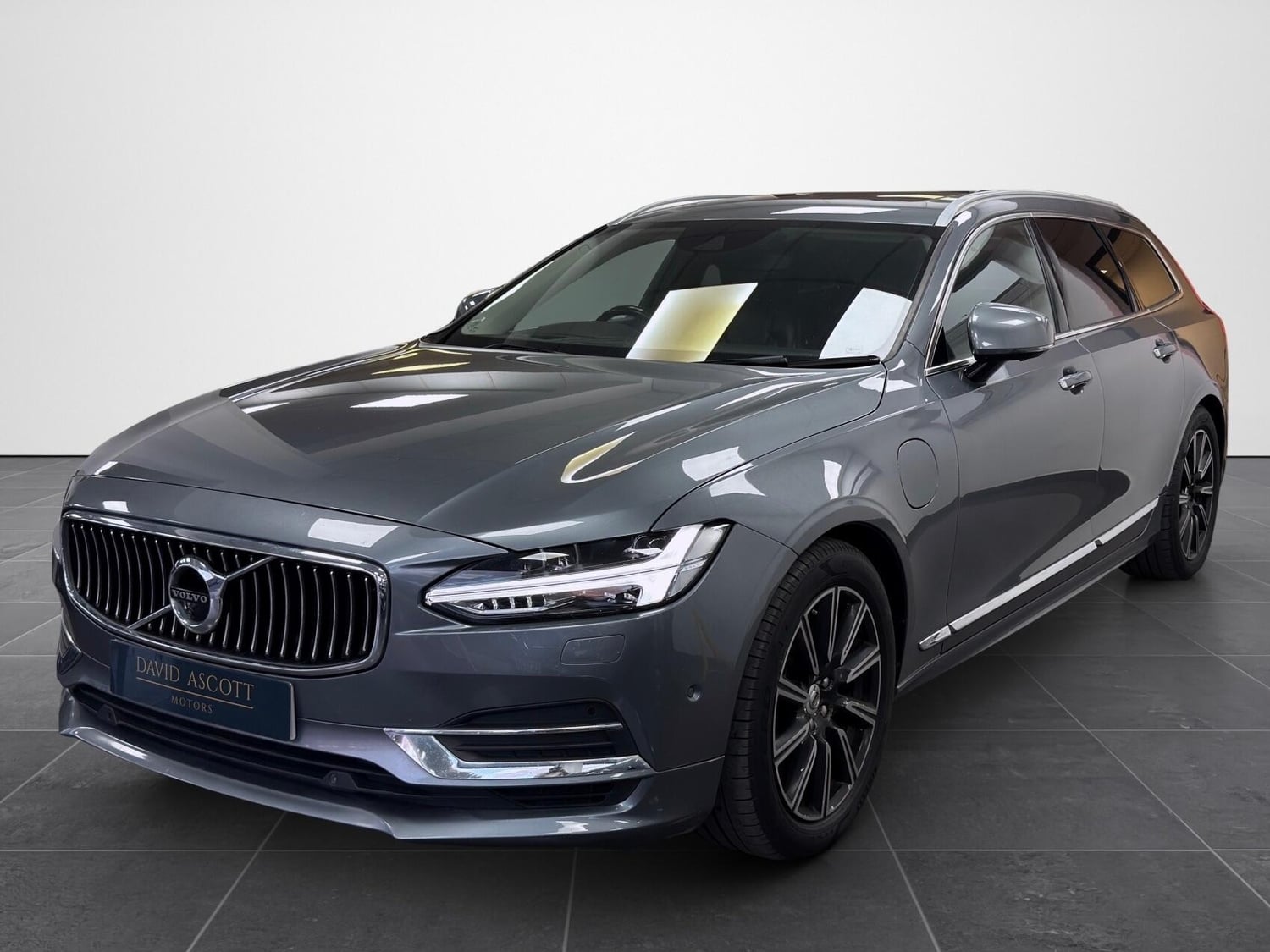 Volvo V90 2019 - Cars in Ealing
